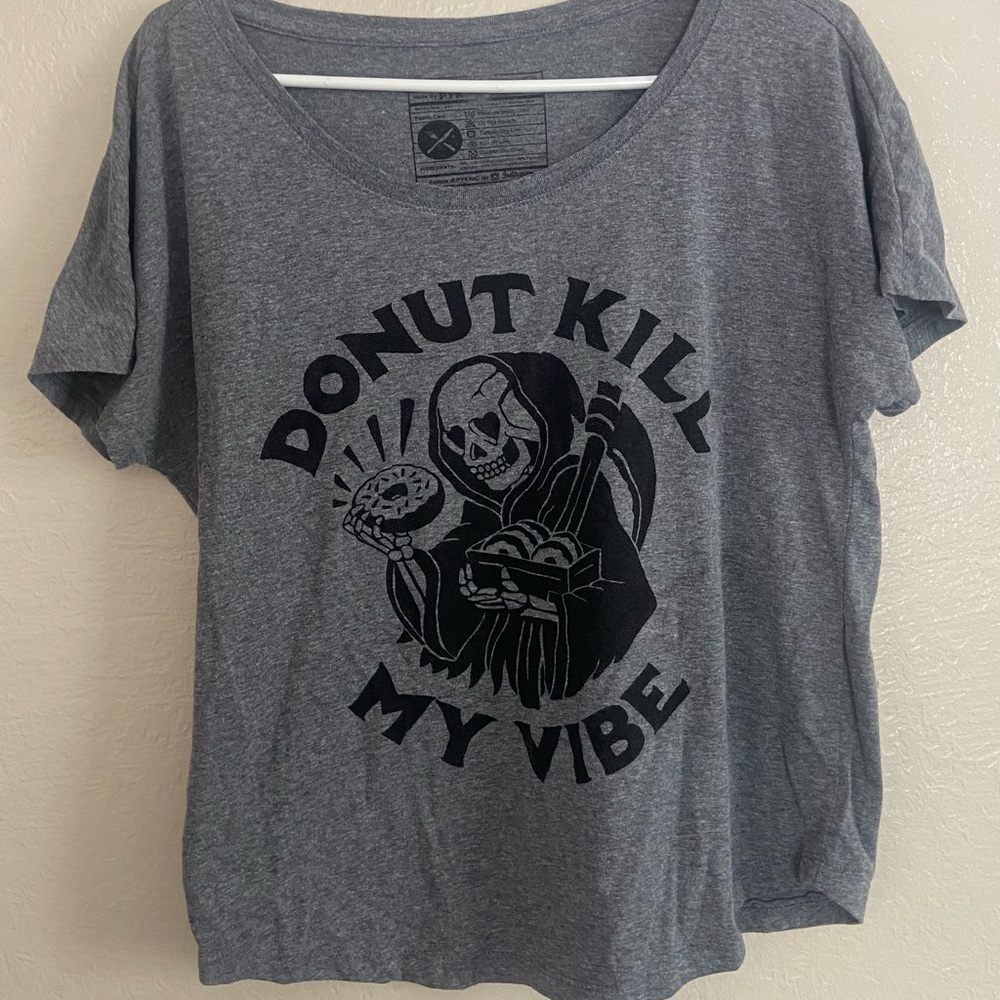 Graphic tee